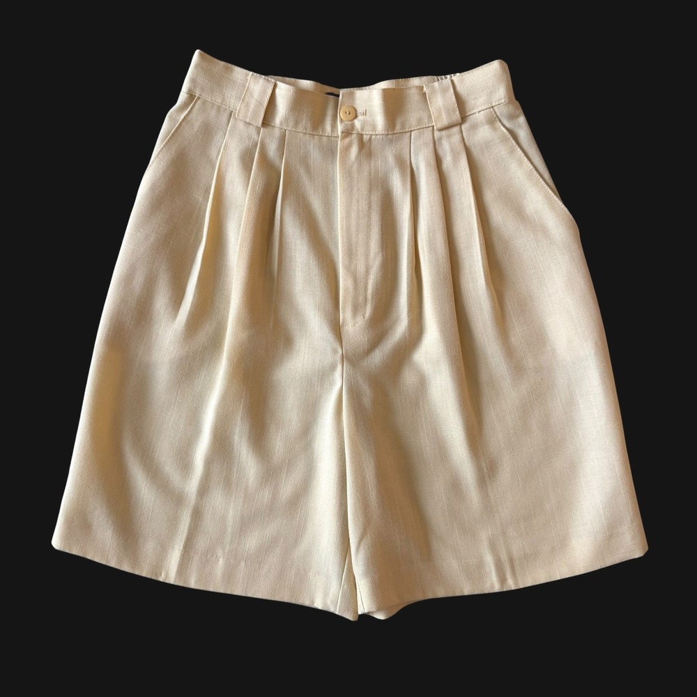 Lauren Woods Vintage High Waisted Pleated Shorts yellow Size 24 preppy old money